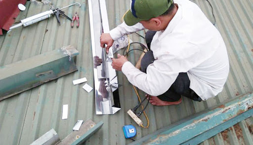 sửa mái tôn bị dột tại Dĩ An Bình Dương