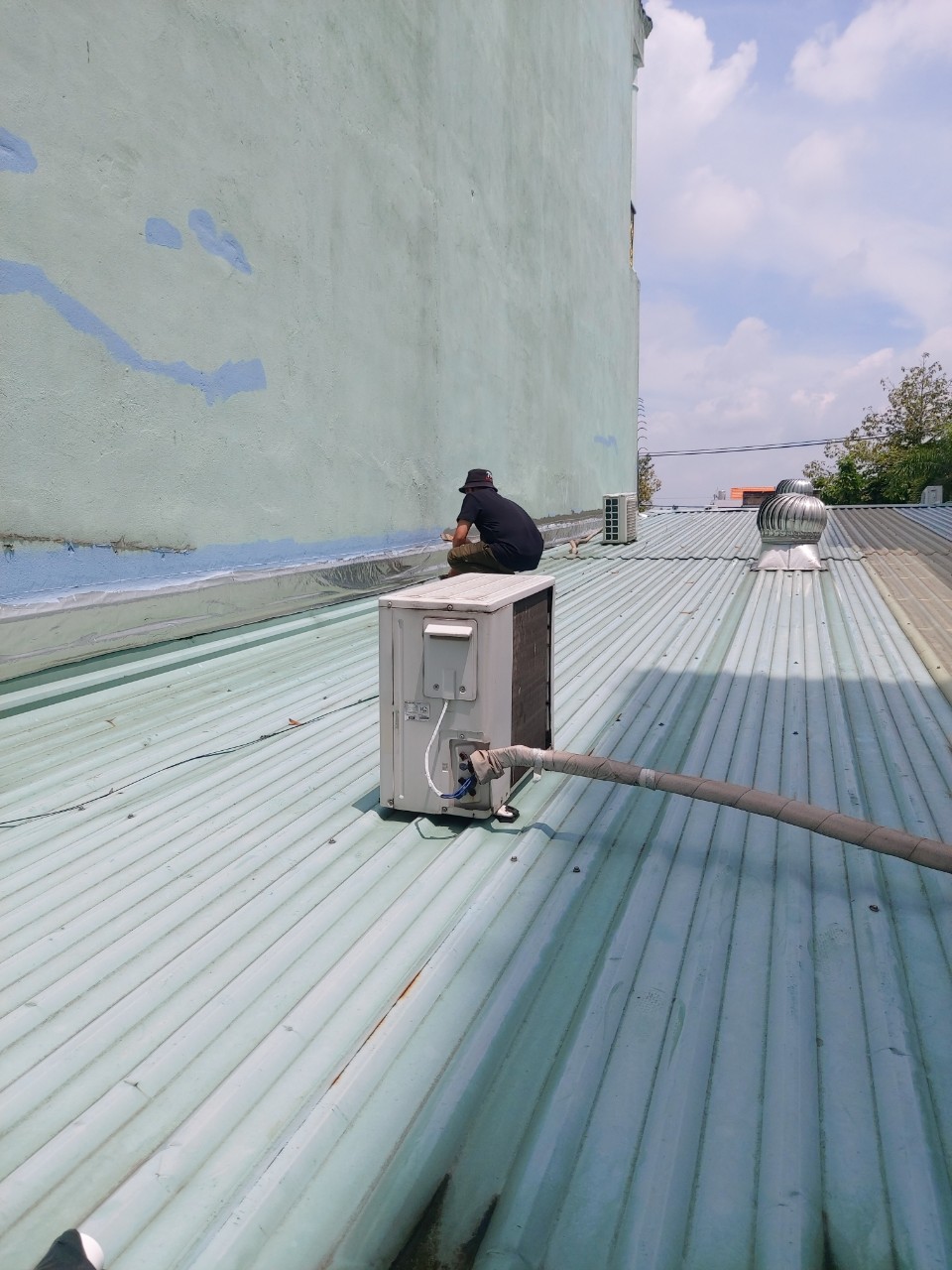 Dịch vụ sửa mái tôn bị dột tại Quận 7