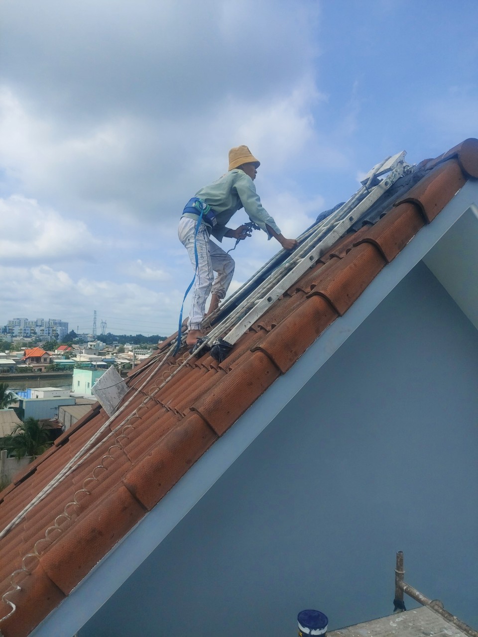 sửa mái tôn bị dột tại Bình Tân