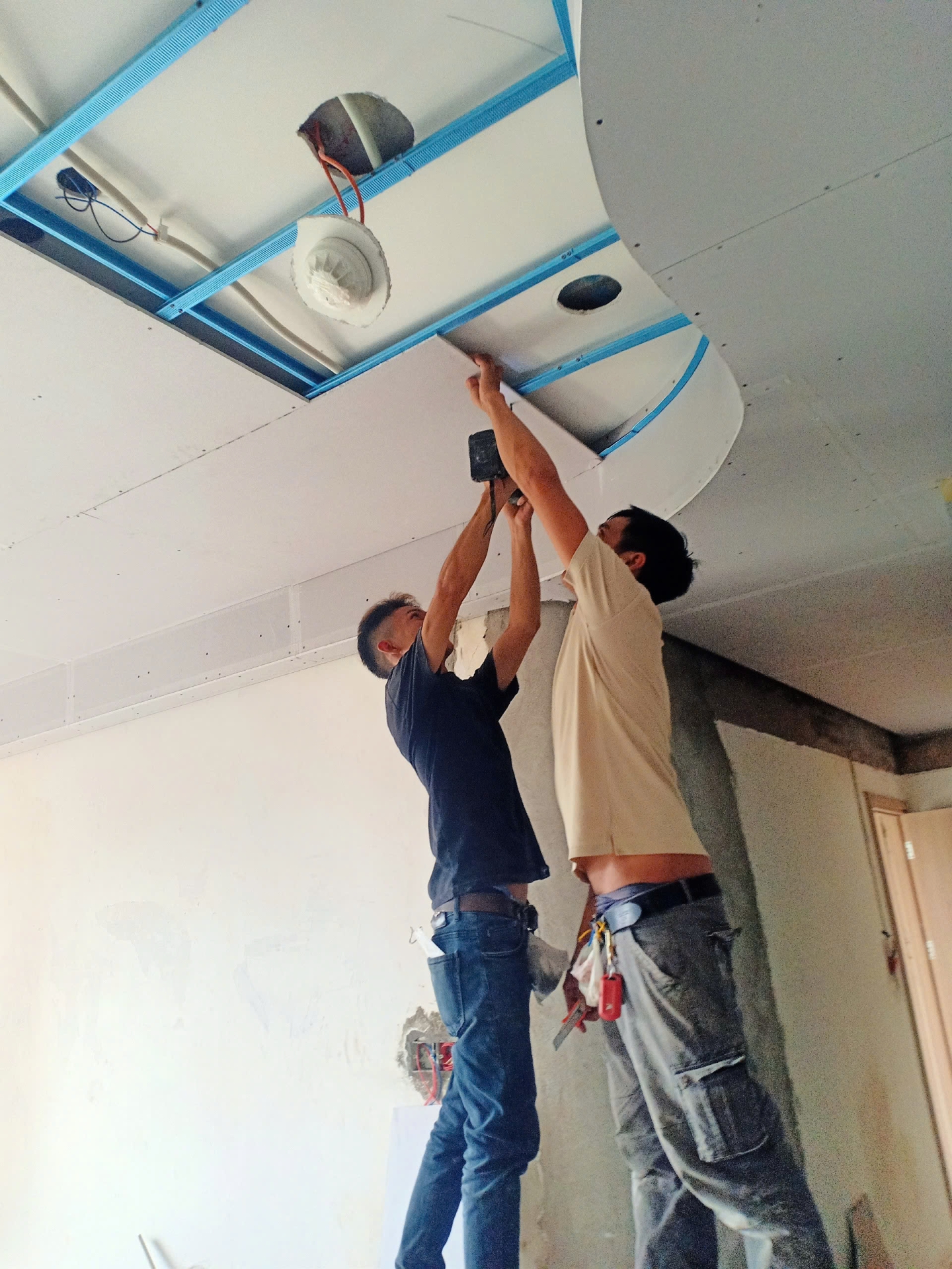 thi công thạch cao Quận 7