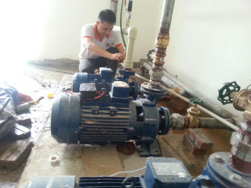 Sửa máy bơm nước quận 7