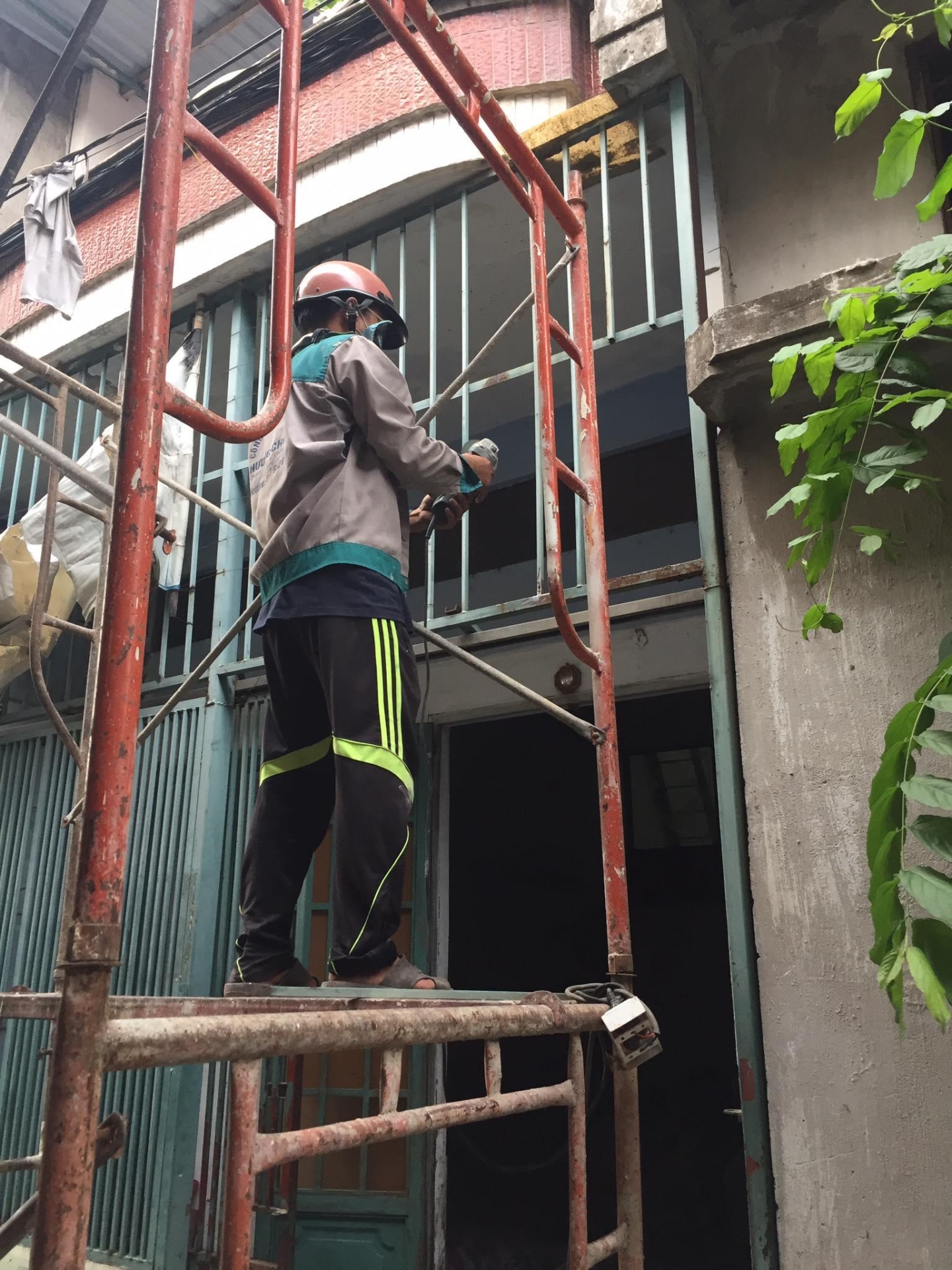 Thợ sơn cửa sắt tại Đồng Nai