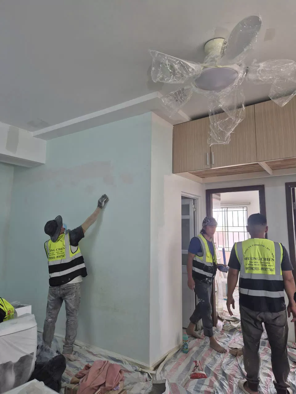 Thợ sơn căn hộ chung cư tại TPHCM