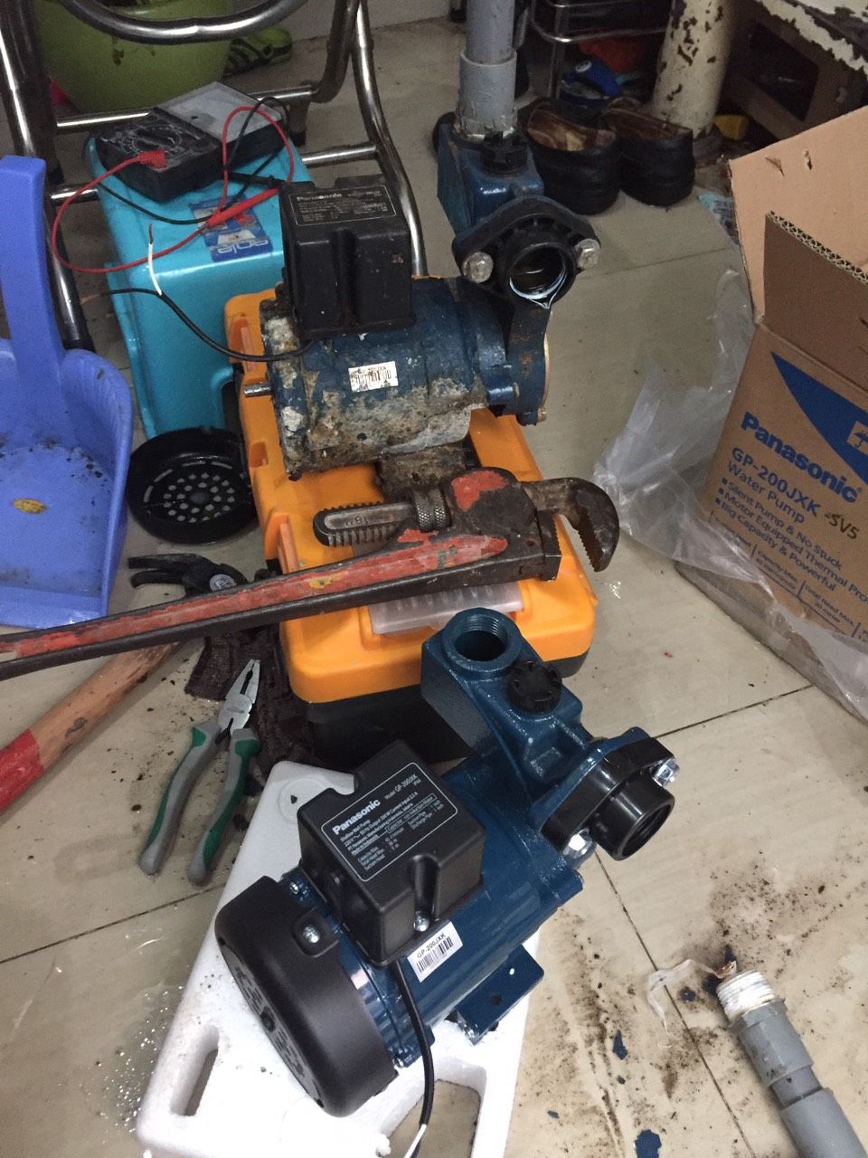 Thợ sửa m&aacute;y bơm nước tại TPHCM