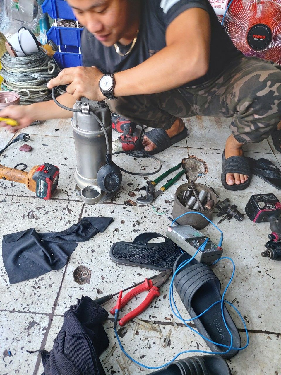 Thợ sửa m&aacute;y bơm nước tại TPHCM