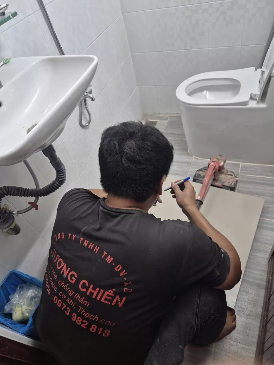 Nền gạch bị phồng