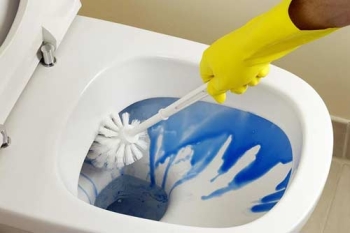 Thợ sửa bồn cầu nhà vệ sinh tại Quận 1 
