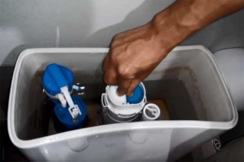 Thợ sửa bồn cầu nhà vệ sinh tại Quận 1 