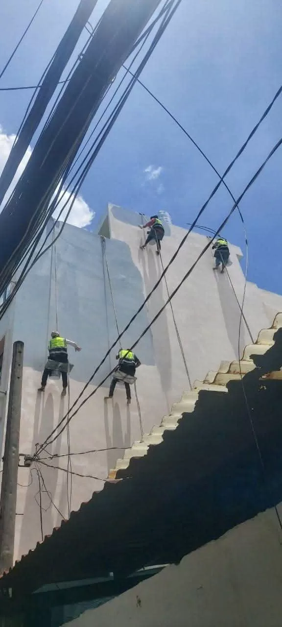 Chống Thấm Nhà Tại TPHCM: Giải Pháp Nhanh, Gọn, Hiệu Quả Cho Sân Thượng, Tường, Mái Tôn, Nhà Vệ Sinh